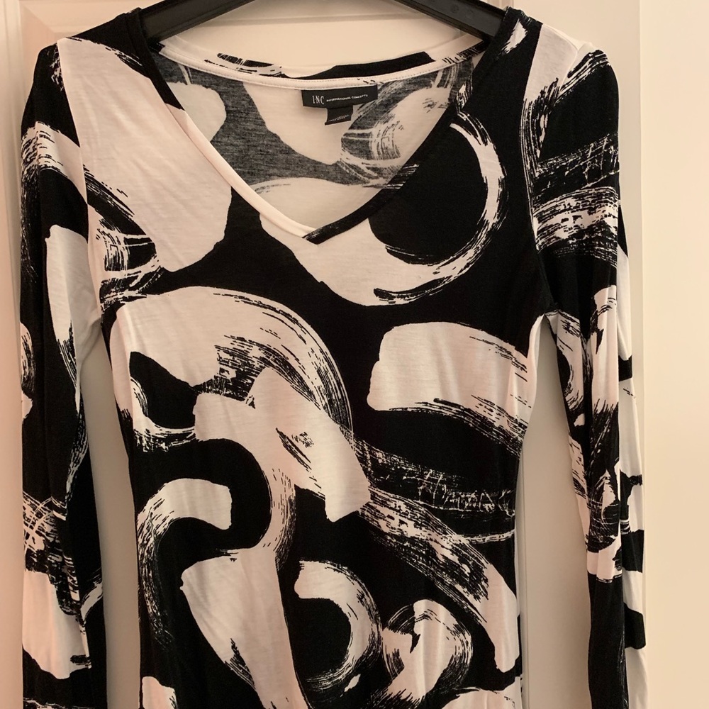 Inc. Black and White top
